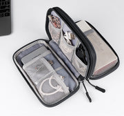 ガジェットポーチ ガジェットケース 収納ポーチ 小物入れ ツールバッグ ケーブル収納 防水 モバイル収納 トラベルポーチ 仕切り付き メッシュポケット付き 大容量 ファスナー ストラップ付 スクエア コンパクト 整理整頓 持ち運び 持ち歩き 出張 ビジネス 旅行 無地 単色 カジュアル シンプル おしゃれ スマート 黒 灰 ネイビー ピンク