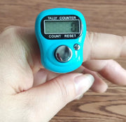 デジタルカウンター 数取り器 5桁 測定器 小型 指用 リング ベルト付き 数量カウント 計数器 コンパクト ミニサイズ 交通量計測 野鳥観測 在庫確認 編み物 人数確認 回転計 カウンター 持ち運び 持ち歩き 電池式 カラバリ豊富 シンプル カジュアル スマート 赤 青 緑 ローズ 紫 黄 橙 白 黒 ピンク