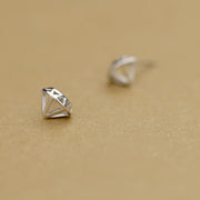 ピアス レディース 女性用 アクセサリー スタッドピアス ダイヤ型 ダイヤモンド型 立体 透かし モチーフ シンプル かわいい プレゼント ギフト シルバーカラー
