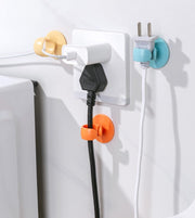 ケーブルホルダー ケーブルフック プラグフック 壁掛けフック ウォールフック 粘着式 収納用品 コード 充電コード 電源 コンセント シンプル 便利