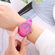 腕時計 レディース 女性 ファッション雑貨 アナログ時計 クオーツ式 クオーツ時計 幅広 大きめ 無地 ホワイト ブラック ブルー カラフル ポップ カジュアル 華やか かわいい キュート ガーリー