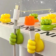 粘着フック 5個セット 壁掛けフック 吊り下げ収納 壁付け ウォールフック 壁面収納 小物掛け コード掛け くま コードフック 日用品雑貨 ケーブルフック プラグ収納 コンセント 歯ブラシ リビング 玄関 洗面所 寝室 多用途 かわいい おしゃれ キュート モチーフ 手 ミニサイズ