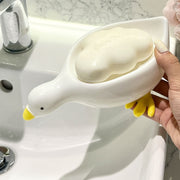 ソープディッシュ 石鹸ケース 石けん置き アヒル型 ソープトレー 石けんホルダー 水切り 石鹸トレイ トレー 置き型 斜め バス用品 浴室 お風呂 洗面所 洗面台 スポンジ置き キッチン かわいい おしゃれ シンプル 便利グッズ 白