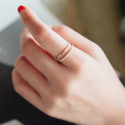 ファッションリング レディース アクセサリー 指輪 2連 ラインストーン クリアカラー シンプル オープニングリング 切れ目 フリーサイズ 上品 おしゃれ プレゼント ギフト