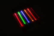 ブレスレット 腕輪 光る アームバンド 男女兼用 ユニセックス ファッション小物 雑貨 LEDライト 電池式 サイズ調節可 マジック テープ 夜間 お散歩 サイクリング ジョギング ウォーキング アウトドア 目立つ 発光 事故防止 安全対策 シンプル 便利 おしゃれ かっこいい カラバリ豊富 赤 黄 青 緑 橙 ピンク