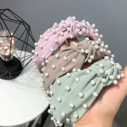 カチューシャ ヘッドバンド 幅広 太め ワイド フェイクパール ねじり レディース ヘアアクセサリー 髪飾り ヘアアレンジ かわいい 可愛い ガーリー おしゃれ シンプル 無地 単色 ソリッドカラー 女性用 婦人用 ファッション小物 雑貨