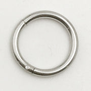 ボディピアス リングピアス 16G 18G レディース メンズ 1個 片耳 シンプル アクセサリー 軟骨 ワンタッチ 耳たぶ ヘリックス トラガス へそ セカンドピアス セグメントクリッカー 1.2mm 1.0mm 簡単装着 着脱簡単 つけっぱなし 舌 口 リップ コンク ゴールドカラー ブラック シルバーカラー おしゃれ 女性 男性 プレゼント ギフト 贈り物 誕生日 記念日