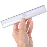 人感センサーライト LED 壁掛け照明 電池式 自動点灯 壁面 配線なし マグネット 廊下 階段 玄関 リビング 寝室 クローゼット 押し入れ 足元