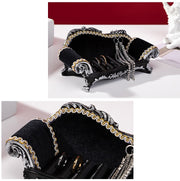 アクセサリースタンド ソファ型 アクセサリーケース リングホルダー 指輪 ピアス イヤリング 耳飾り 小物入れ インテリア雑貨 アンティーク調 置物 アクセサリー収納 ベロア調 華やか ゴージャス おしゃれ かわいい 見せる収納 赤 黒 金色