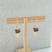 ピアス レディース アクセサリー ジュエリー ネコ ねこ フェイクパール 輪っか リング 立体的 3D ロング 揺れる ゆらゆら ゴールド かわいい おしゃれ 女性用 婦人用 ファッション小物 おしゃれアイテム プレゼント 贈り物 ギフト 誕生日 記念日 特別な日