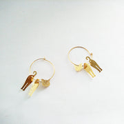 ピアス レディース アクセサリー ジュエリー ネコ ねこ フェイクパール 輪っか リング 立体的 3D ロング 揺れる ゆらゆら ゴールド かわいい おしゃれ 女性用 婦人用 ファッション小物 おしゃれアイテム プレゼント 贈り物 ギフト 誕生日 記念日 特別な日