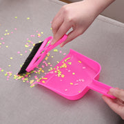 ミニほうき ちりとり 2点セット 吊り下げ 箒 塵取り お手入れ 掃除グッズ 清掃 コンパクト 多機能 机 玄関 かわいい シンプル お手軽 収納便利