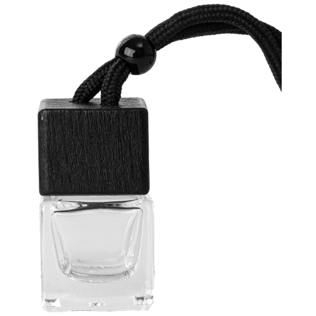 車用香水瓶 アロマディフューザーボトル 8ml カー用品 車内 アクセサリー 芳香剤ケース ストラップ付き 吊り下げ 容器 木蓋 瓶 おしゃれ かわいい