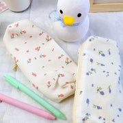 ペンケース 筆箱 ふでばこ ペン入れ 文房具 筆記用具 小花柄 フラワー ファスナー ポーチ 小物入れ 女性 女子 女の子 ガールズ おしゃれ かわいい キュート