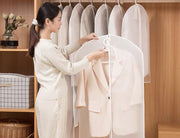 衣類カバー 洋服カバー ジッパー 前開き フルカバー 衣装カバー 半透明 型崩れ防止 ほこり除け クローゼット収納 洗える センターファスナー 衣類収納 ショートサイズ ロングサイズ 衣替え 防汚 整理 コート収納 ワンピース収納 ダニ除け 防虫 スッキリ