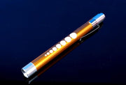 ペンライト LED 衛生日用品 ライト ペン型 メディカル ナース用 クリップ付き ノック式 メモリ付き 介護 口内 耳掃除 カラバリ豊富