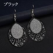 フックピアス レディース アクセサリー ロング ドロップ 大きめ 大ぶり 透かし彫り ゆらゆら 揺れる ムーン ゴールドカラー シルバーカラー シンプル おしゃれ 女子力アップ 大人女子 高級感 エレガント 華やか