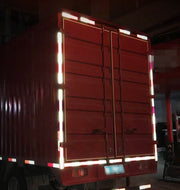リフレクター 反射ステッカー 単品 1枚 反射板 両面テープ 大型車用 トラック用品 カー用品 警告 追突防止 安全対策 トレーラー トラクター バス