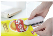 ヒートシーラー ハンディシーラー 家庭用 コンパクト ミニ 袋止め 袋閉じ 密封 開封カッター付き フック付き 電池式 クリップシーラー フードシーラー 保存 湿気防止 携帯