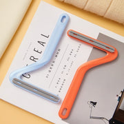 毛玉取りブラシ 洋服ブラシ 日用品雑貨 毛玉クリーナー シンプル 洋服 衣類 T字型 フック穴あり 毛玉カット けだまとり 毛玉取り器 ホコリ取り お手入れ ブラシ