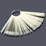 カラーチャート ネイルチャート 50本 ネイルアート用品 リング付き 見本 ディスプレイ カラースティック カラーサンプル 練習用チップ ジェルネイル デザイン見本 サンプル 便利 クリア 透明