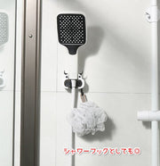 モップホルダー ウォールフック 浮かせる収納 粘着式 両面テープ モップ掛け 壁掛け収納 掃除用具収納 フック付き 小物掛け フローリングワイパー かわいい スッキリ 省スペース 簡単取り付け 穴あけ不要