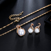 ネックレス ピアス 2点セット セット 高級感 フェイクパール ジュエリー スクリューチェーン アクセサリー ラインストーン チェーンネックレス ゴールドカラー シルバーカラー 結婚式 お呼ばれ パーティー 入学式 卒業式 ギフト プレゼント かわいい おしゃれ