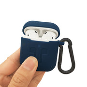 イヤホンケースカバー AirPods用 保護ケース シリコン カラビナ付き イヤフォン 吊り下げ 入れたまま充電可 ストラップホール付き エアーポッズ用 カラバリ豊富  単色 無地 おしゃれ かわいい イヤホン用アクセサリー ワイヤレスイヤホンケース ユニセックス 男女兼用 レディース メンズ 男性用 女性用