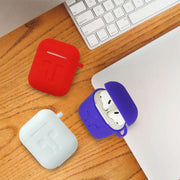 イヤホンケースカバー AirPods用 保護ケース シリコン カラビナ付き イヤフォン 吊り下げ 入れたまま充電可 ストラップホール付き エアーポッズ用 カラバリ豊富  単色 無地 おしゃれ かわいい イヤホン用アクセサリー ワイヤレスイヤホンケース ユニセックス 男女兼用 レディース メンズ 男性用 女性用