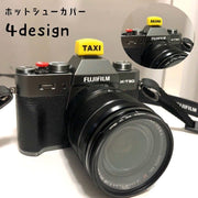 ホットシューカバー ホットシューキャップ 汎用 カメラ用品 カメラアクセサリー 一眼レス ミラーレス 端子保護 防塵 マルチインターフェースシュー 英字入り TAXI MINI カバー キャップ かわいい おしゃれ 面白い 小さめ 黄 黒