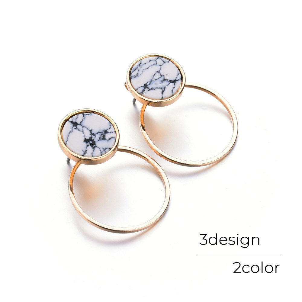 ピアス スタッドピアス アクセサリー レディース 女性 耳飾り 丸型 三角 四角 ラウンド サークル スクエア 大理石風 ゴールドカラー おしゃれ シンプル 大人 上品 きれいめ 可愛い ファッション雑貨 ギフト プレゼント 誕生日 パーティー お呼ばれ マーブル模様 女子 女の子 ホワイト グリーン Pierce