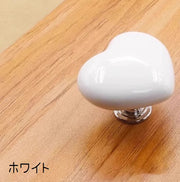 つまみ 取っ手 フック 1個 単品 ドアノブ 粘着式 後付け 防水 壁掛けフック 引き戸 食器棚 収納棚 戸棚 引き出し 窓 キャビネット タンス トイレの蓋 建築資材 建具金物 ハート 便利グッズ 壁掛け収納 かわいい キュート シンプル おしゃれ インテリア雑貨