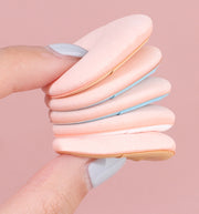 メイクパフ 指用 6個セット 収納ケース付き メイク用品 化粧品 化粧道具 スポンジ パフ クッション 卵型 ファンデーション しずく型 ミニサイズ かわいい