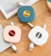 ケーブルホルダー コードリール式 充電ケーブル収納 イヤホンコード 巻き取り すっきり 便利 絡まない 携帯 持ち運び スマホスタンド イヤホン収納 整理 すっきり
