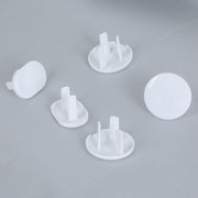 コンセントキャップ 20個セット コンセントカバー コンセントガード 2つ穴 3つ穴 ベビー用品 セーフティーグッズ 赤ちゃん ベビー 乳幼児 ペット いたずら対策 ほこり除け 感電防止 簡単 便利 シンプル 白 ホワイト
