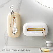 ティッシュケース ティッシュボックス 壁掛け ペーパータオルケース キッチンペーパーケース 貼り付け 日用品雑貨 フック 英字入り ロゴ入り おしゃれ かわいい 上品 洗面所 脱衣所 キッチン 黄 白