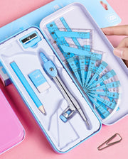 製図用品セット 文具セット 定規 コンパス 分度器 三角定規 直定規 消しゴム 鉛筆削り ケース付き 入学準備 小学校 中学校 持ち運び コンパクト 片付けやすい 学習用品 コンパスセット シンプル かわいい 持ち歩き 散らばらない プレゼント 贈り物 入学祝 ピンク 青