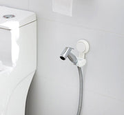 シャワーフック シャワーホルダー バス用品 吸盤フック 穴あけ不要 工具不要 簡単取付 角度調整可能 取り外し可能 お風呂 浴室 バスルーム シンプル ホワイト 白