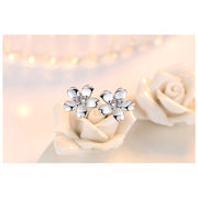 ピアス フラワーピアス 桜 花 スタッドピアス 小ぶり 小さめ アクセサリー ジュエリー シルバーカラー ホワイト ピンク 上品 清楚 プレゼント ギフト