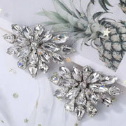 シューズクリップ 花型2個セット シューズアクセサリー 靴飾り パンプス ラインストーン ビジュー キラキラ 結婚式 パーティー 卒業式 入学式 母親 成人式 卒園式 簡単装着