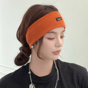 ヘアバンド ニット レディース 女性用 ヘッドバンド 無地 ロゴ 幅広 髪留め 髪飾り ヘアアレンジ お出かけ 洗顔 メイク 大人カジュアル 可愛い おしゃれ シンプル ファッション小物 黒 ブラウン オレンジ 白
