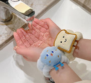 ヘアバンド リストバンド 同柄2点セット 洗顔用 吸水 バス用品 ヘッドバンド アームバンド 手首 袖濡れ防止 服濡れ防止 メイク落とし クッション付き リストレスト おにぎり パン クッキー おしゃれ かわいい レディース 女子 女性用