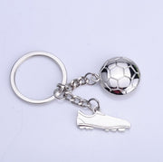 キーホルダー サッカー 単品 1個 シューズ 靴 ボール メタル 金属製 フラット 平面 立体 スポーツ 球技 部活動 運動部 チーム クラブ おしゃれ かっこいい お揃い ギフト プレゼント 贈り物