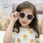 サングラス 子供用 キッズ 男の子 女の子 カラーフレーム カラーレンズ 紫外線対策 ユニセックス かわいい おしゃれ かっこいい リゾート 旅行 お出かけ クール 色付き ファッション小物 ファッション雑貨 カラバリ豊富 黒 橙 オフホワイト 緑 黄 紫 青 ピンク