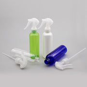 霧吹き スプレーボトル 詰め替え容器 200ml スプレイヤー 水やり ガーデニング用品 園芸用品 半透明 多用途 美容師 トリマー メイク ロック付き ミストスプレー シンプル ベーシック 日用品雑貨 かわいい コンパクト 定番 便利グッズ クリア 青 緑 白