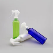 霧吹き スプレーボトル 詰め替え容器 200ml スプレイヤー 水やり ガーデニング用品 園芸用品 半透明 多用途 美容師 トリマー メイク ロック付き ミストスプレー シンプル ベーシック 日用品雑貨 かわいい コンパクト 定番 便利グッズ クリア 青 緑 白