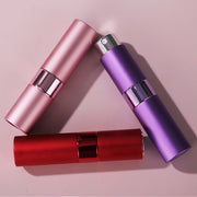 アトマイザー 香水 詰め替え容器 メイク用品 スプレー 8ミリリットル 8ml 回転式 旅行 携帯 便利 簡単 おしゃれ シンプル かわいい 可愛い 黒 ピンク 赤