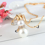 ネックレス ペンダント レディース アクセサリー フェイクパール ラインストーン キラキラ 雪ダルマ 雪だるま おしゃれ 上品 可愛い かわいい 女性用 婦人用 ジュエリー 記念日 誕生日 クリスマスプレゼント 贈り物 ギフト ファッション 雑貨 小物 ゴールドカラー シルバーカラー