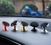 車載スマホホルダー スマホスタンド カー用品 自動車用 マグネット 角度調整可能 簡単取り付け 小型 スマートフォン 携帯電話 iphone android 便利 メタリックカラー ブラック レッド 黒 赤