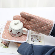 鍋つかみ 鍋敷き 2点セット ミトン キッチングローブ 手袋 キッチン用品 キッチンツール 調理器具 シリコン フック穴付き ループ付き チェック柄 ドット柄 かわいい おしゃれ 台所 便利